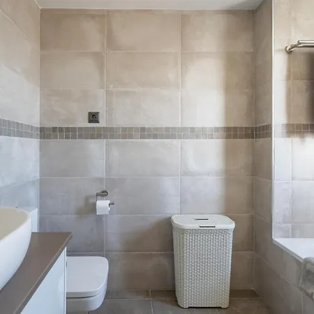 Lejlighed Stylish 2 Bedroom Penthouse With Breathtaking View Estepona